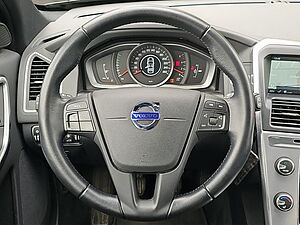 Volvo  D3 KINETIC PANO KAMERA NAVI LM18